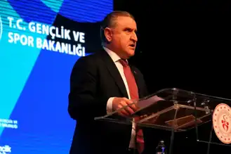 Bakan Bak: Gençlerin Fikirlerine İhtiyacımız Var