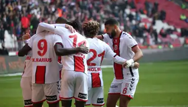 Deplasman Takımı Ezildi: 4-0'lık Net Galibiyet!
