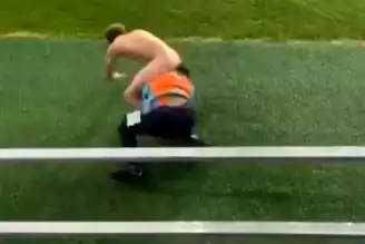 Çıplak Koşucu, Rugby Maçında Komik Anlar Yarattı!