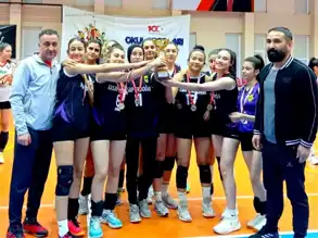 Kayseri Küçük Kızlar Voleybol Ligi Şampiyonu: Kayseri Voleybol Kulübü!