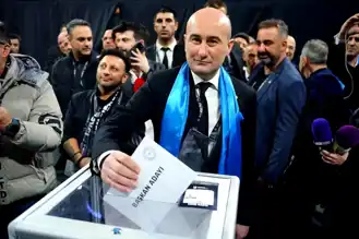 Yücel, Beşiktaş Seçiminde Oyunu Kullandı