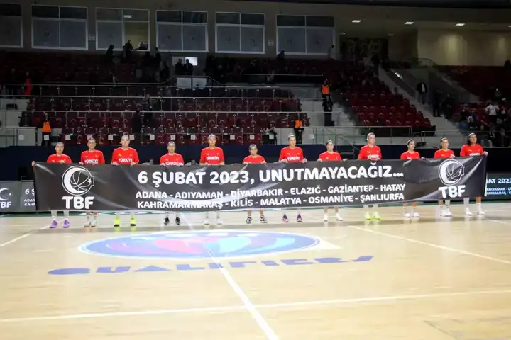 A Milli Kadın Basketbol Takımı, İzlanda'yı Yendi! 5'te 5