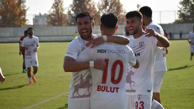 Lig Lideri Dörtlü Galibiyet İçin Savaşta!