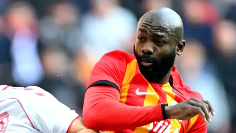 Bahoken, Takım Arkadaşına Tokat Attığı İçin Kadro Dışı!